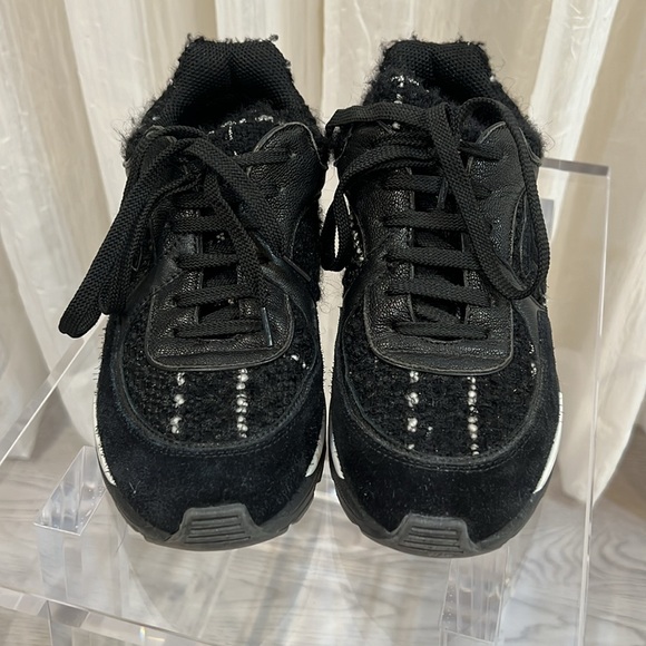 CHANEL tweed/leather black sneakers - Picture 3 of 6